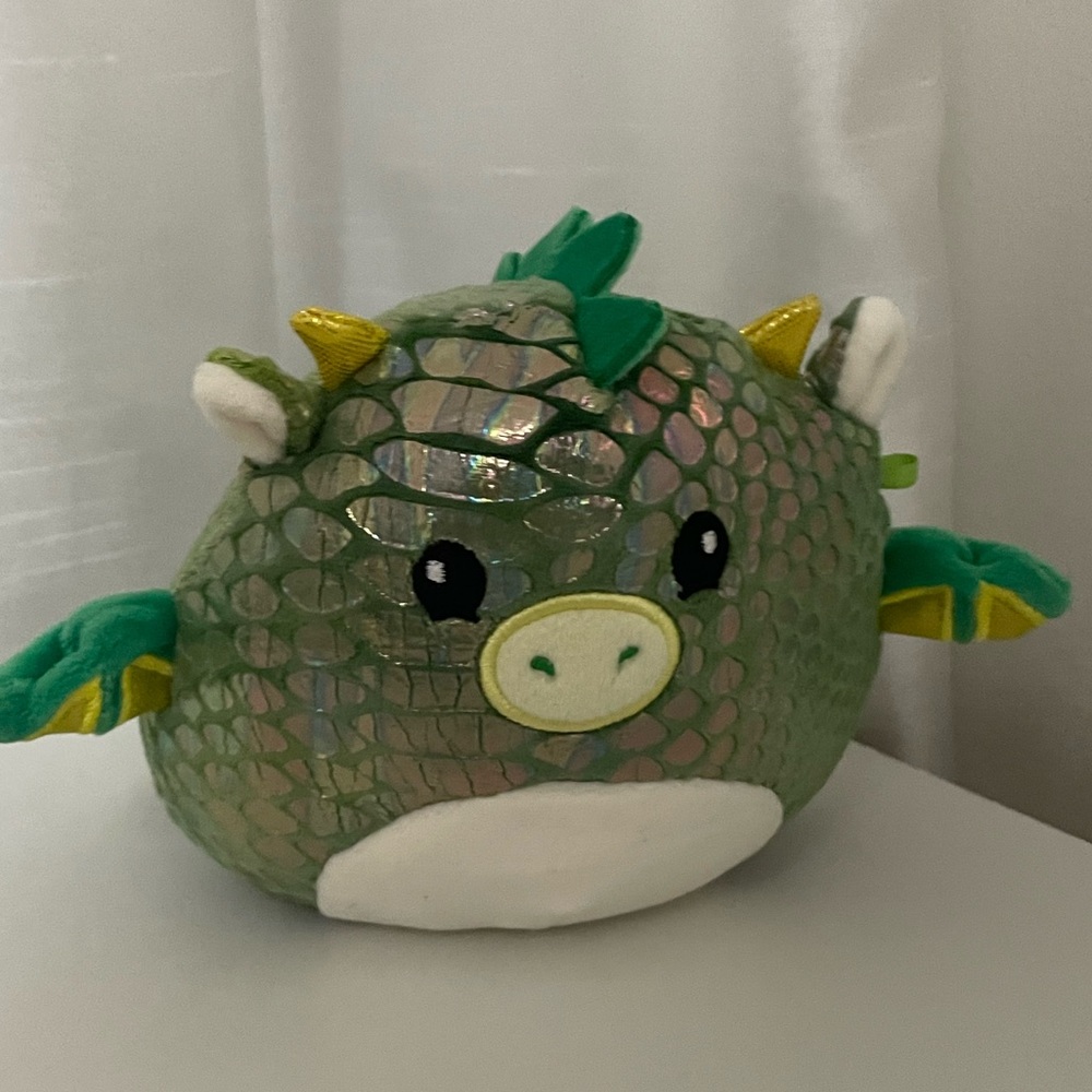 Sparkly dragon squishmallow!